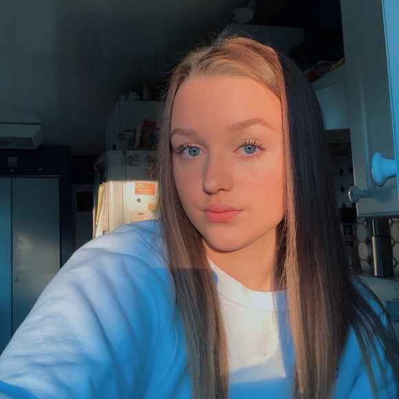 Meet your Posher, Amanda - Picture 1 of 1